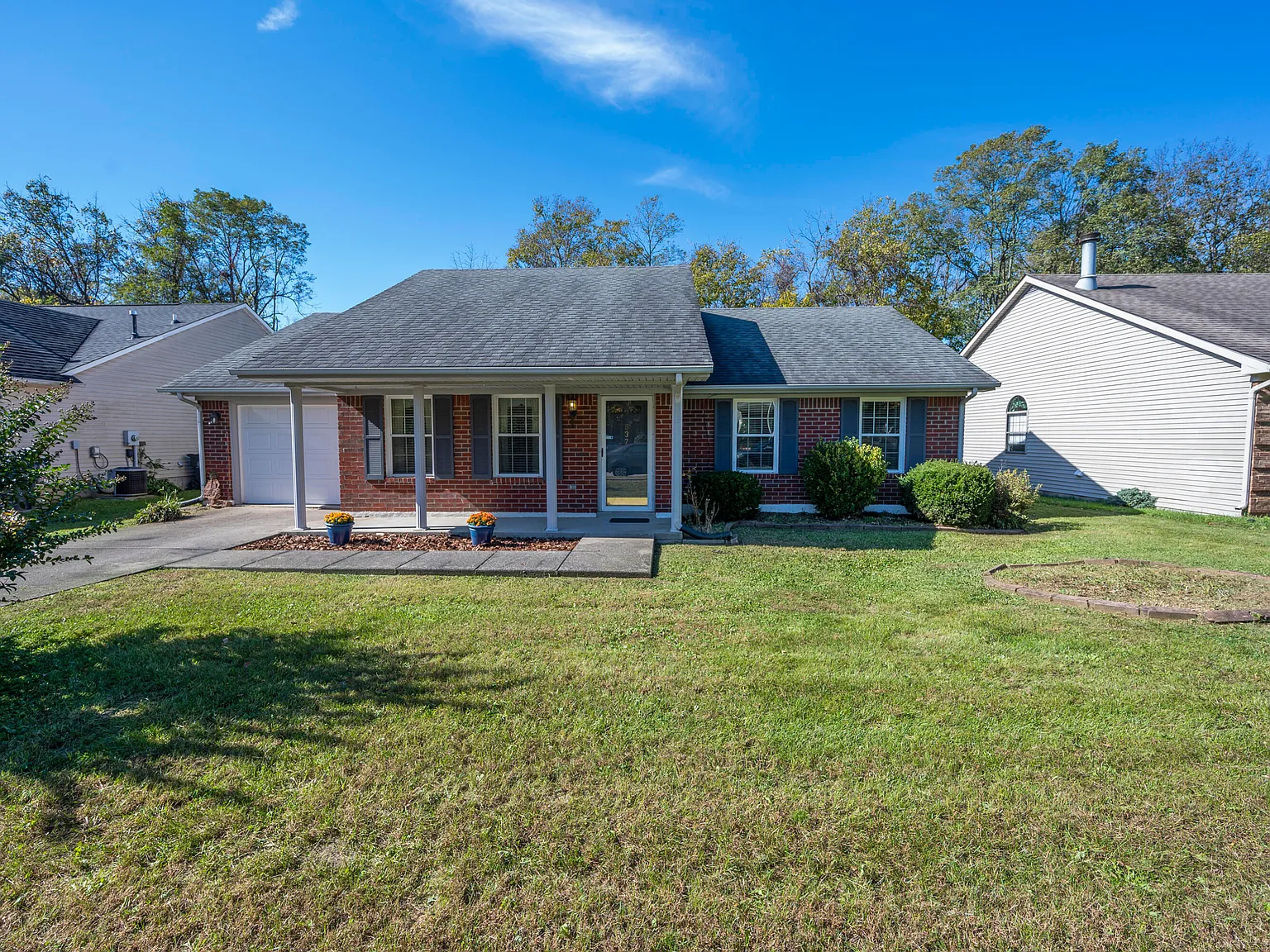 3 bed, 2.0 bath, 1474 sqft, $2,100 — Photo 1