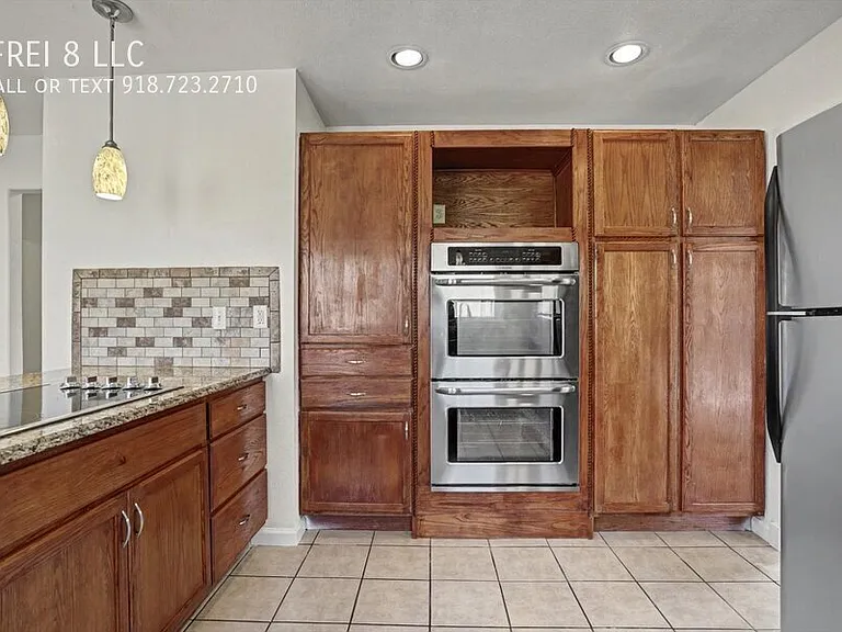 3802 S Allegheny Ave — Photo 2