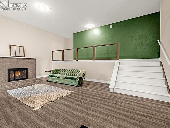 3rd image of 3021 Garland Ter