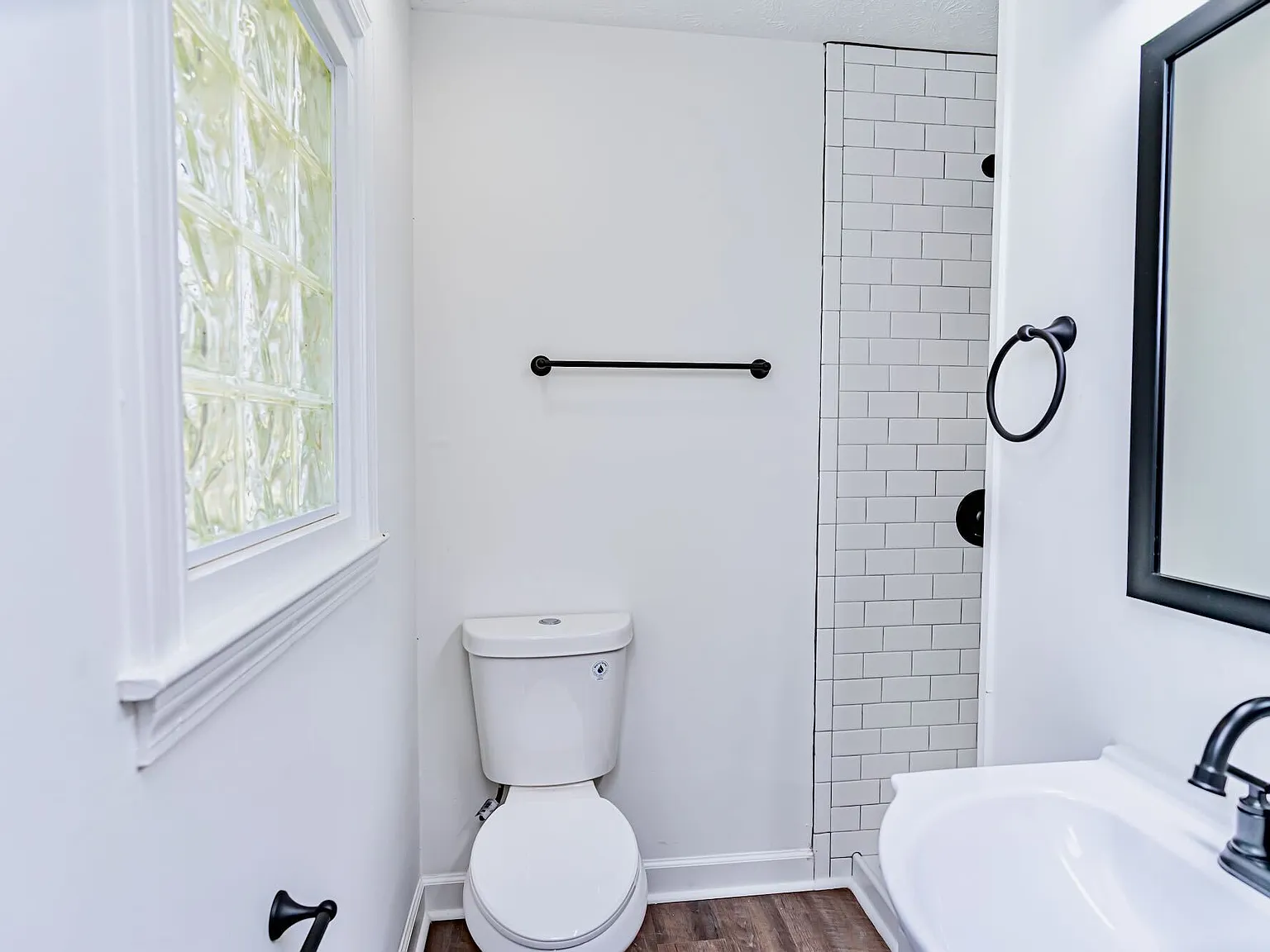 200 Lanewood Drive *1 - 1 — Photo 4