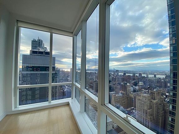 4th image of 885 6th Ave APT 46E