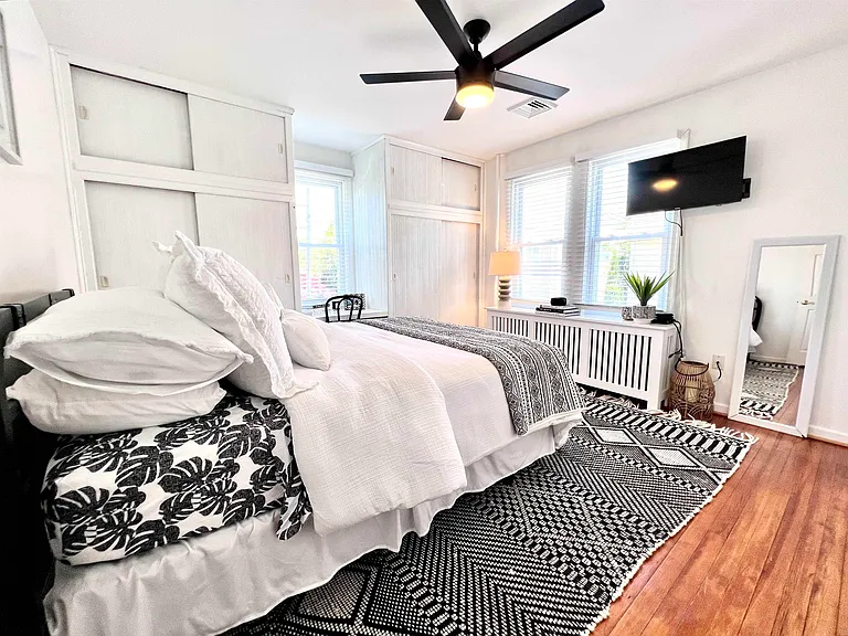 7407 Ventnor Ave — Photo 37