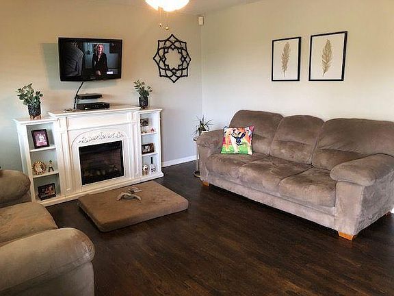 2nd image of 3015 Wenwood Dr