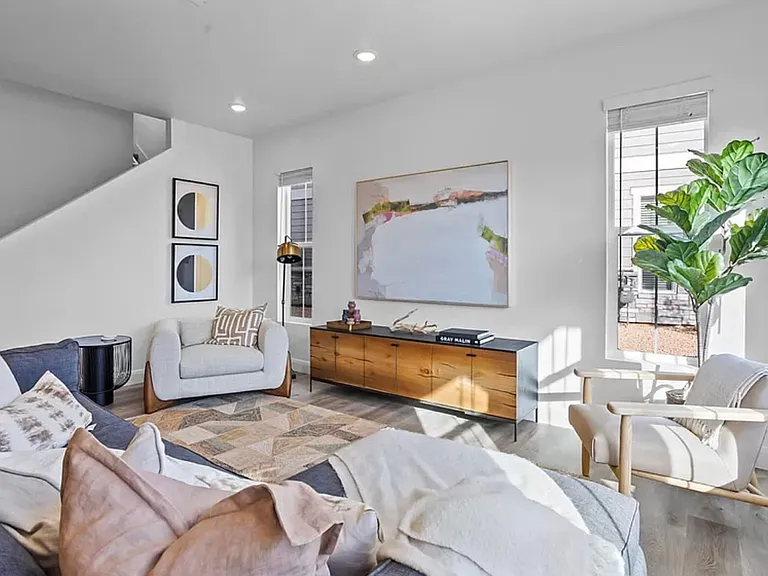 495 W Bronze Ridge Pl — Photo 8
