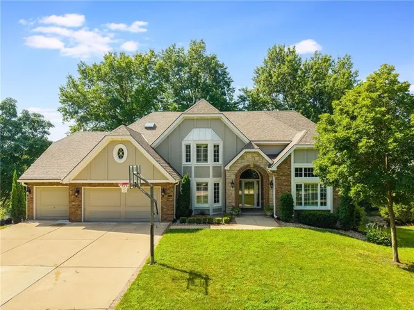 1105 Guinevere Dr, Liberty, MO 64068