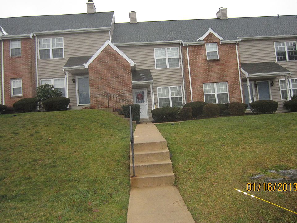1st image of 106 Kelly Ct