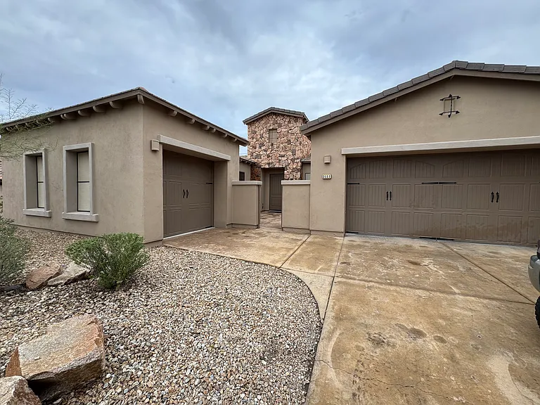 3111 Esmerelda Dr — Photo 1