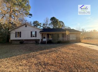 1235 Wilderness Dr, Spring Lake, NC 28390