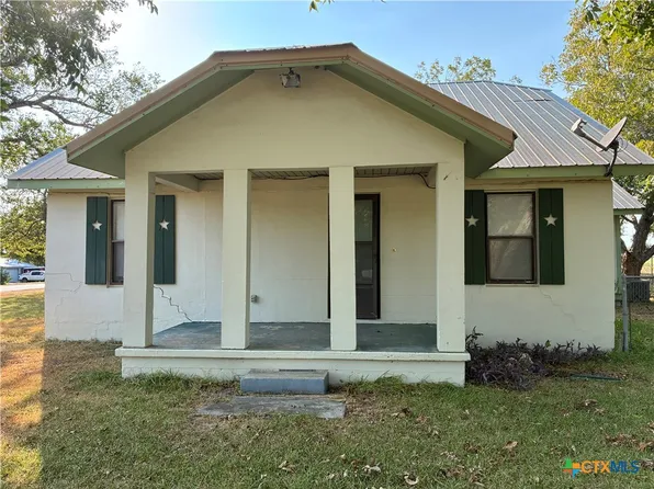 1603 N Avenue J, Shiner, TX 77984