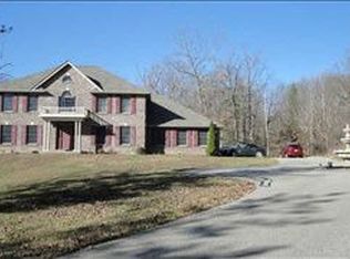 7190 Persimmon Lake Dr, Seymour, IN 47274