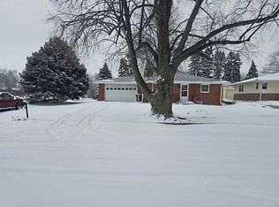 7661 Fairfax Ave, Lincoln, NE 68505