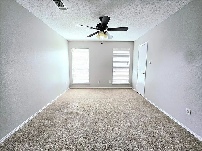 4156 Palace Pl — Photo 16