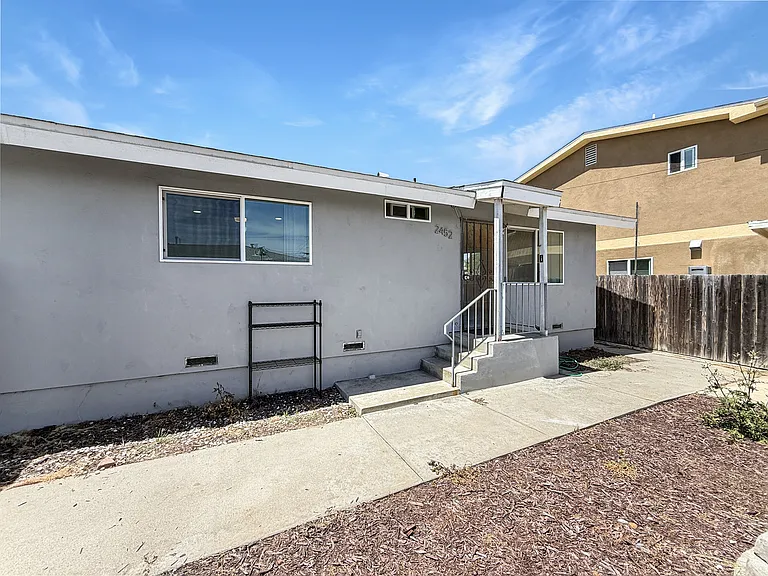 2452 E Ingersoll St — Photo 13