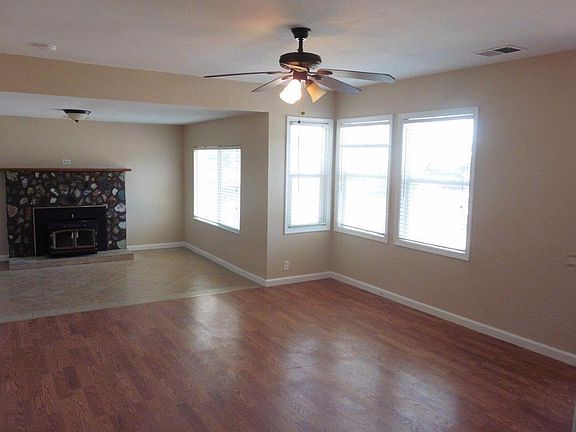 5th image of 3009 E Floradora Ave