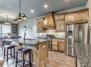 11213 SW 42nd Ct, Mustang, OK 73064