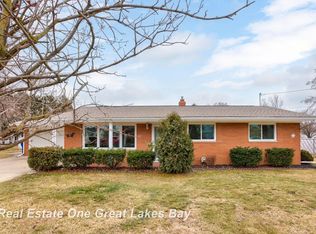 3561 Seville Ln, Saginaw, MI 48604