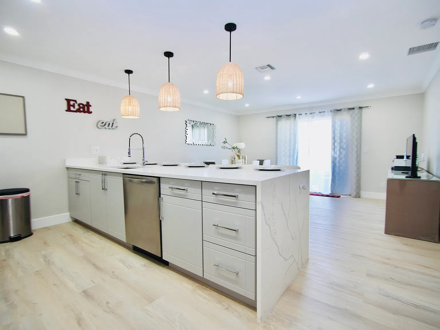 3 bed, 1507 sqft, $6,000 — Photo 3