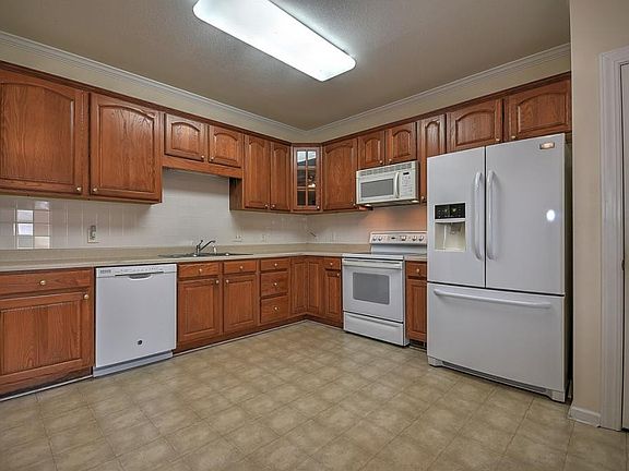 4th image of 109 Keeneland Cir #109