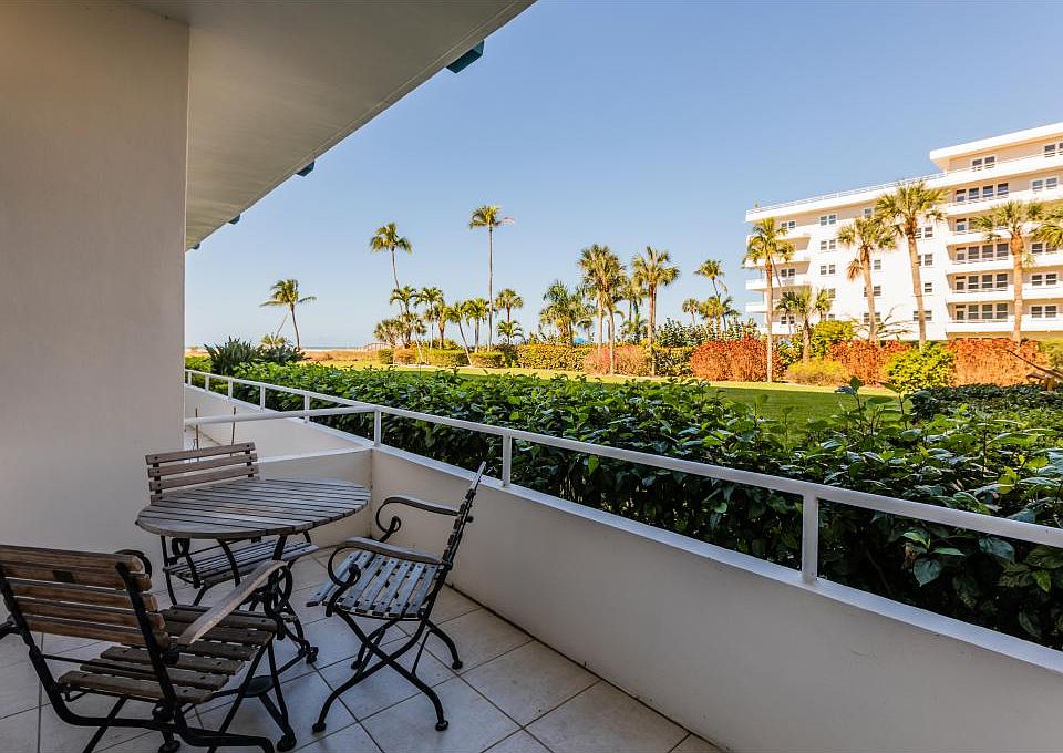 2nd image of 220 Seaview Ct APT 106