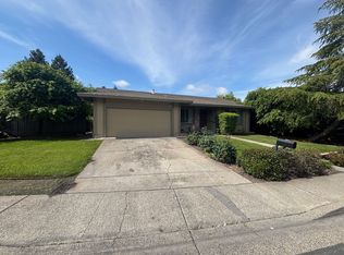 5365 Arnica Way, Santa Rosa, CA 95403