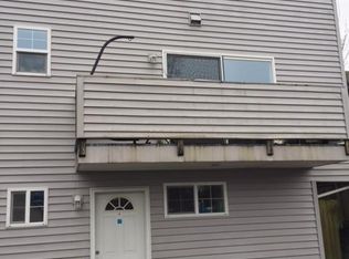 646 NW 85th St APT D, Seattle, WA 98117