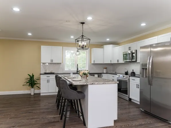 4079 Pleasant St, Palmer, MA 01069