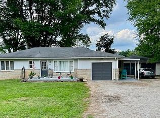 5906 W River Rd, Muncie, IN 47304