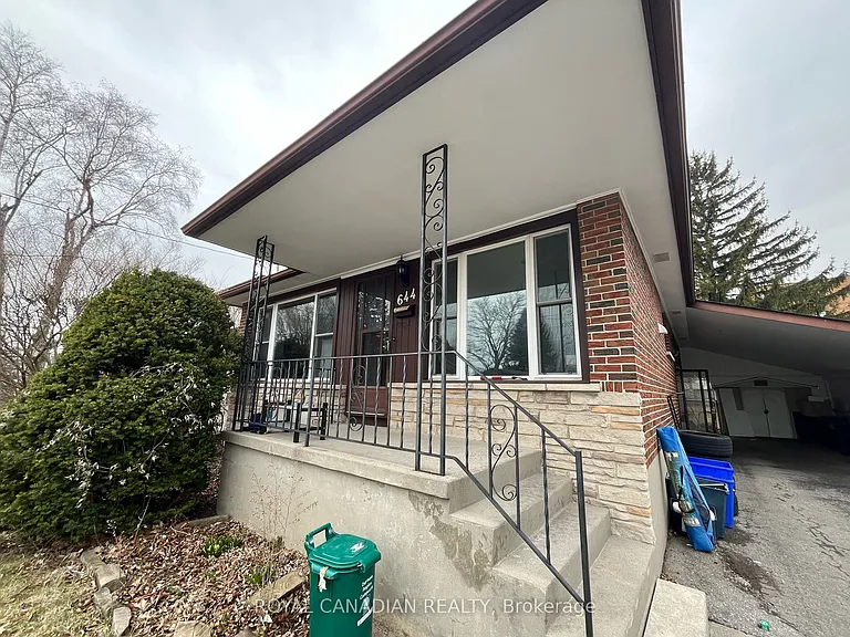 644 Athol St E #MAIN — Photo 4