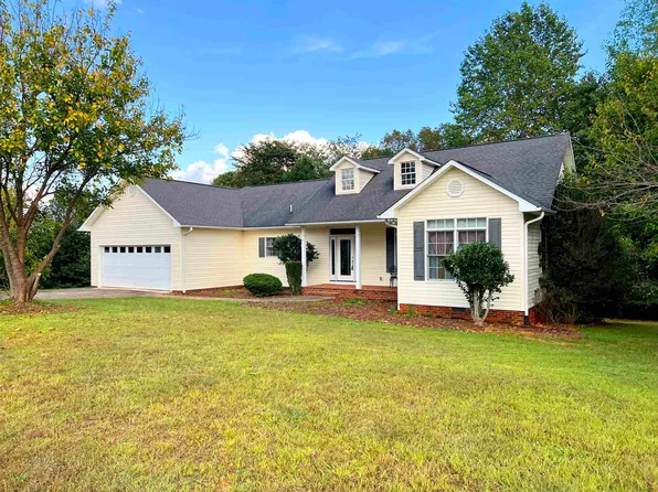 11 Fourviews Ln, Landrum, SC 29356