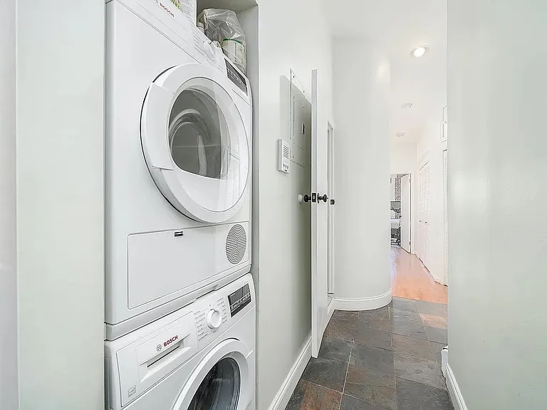 68 Park Ave #8 — Photo 11
