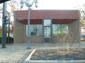 2nd image of 202 Broad St