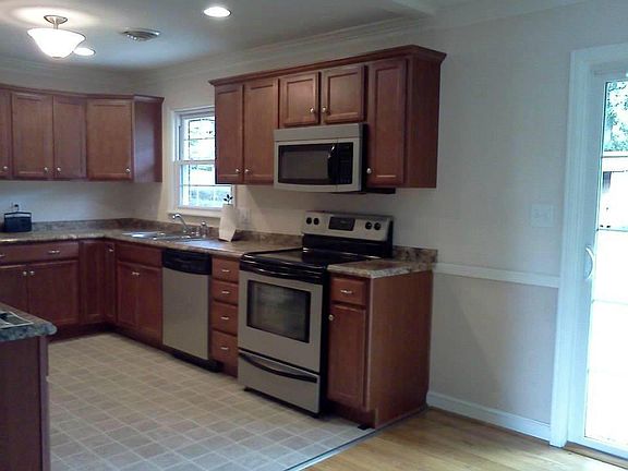 3rd image of 6719 Northway Dr