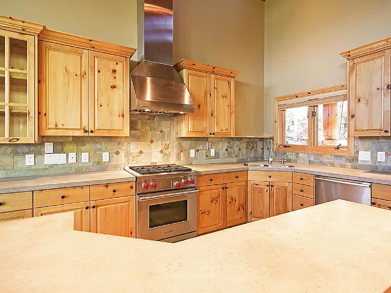 10134 S Wasatch Blvd — Photo 7