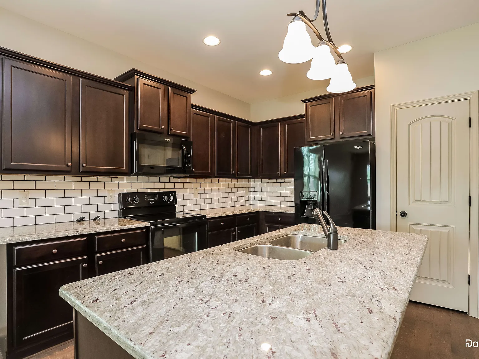 4 bed, 2.5 bath, 1697 sqft, $2,150 — Photo 4