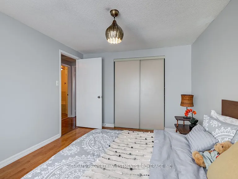 913 Dyer Ct — Photo 15