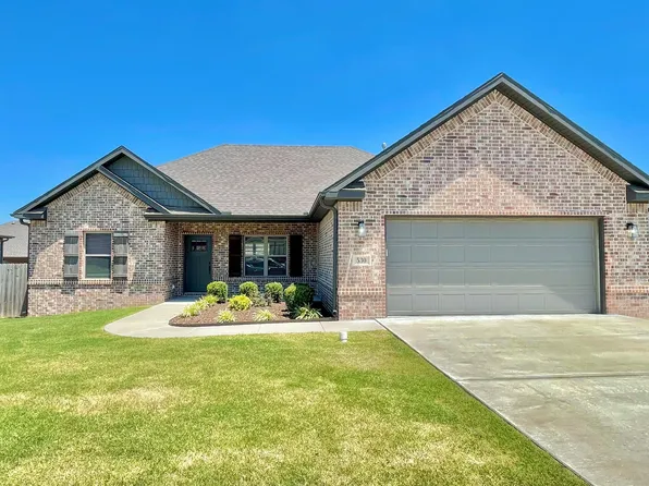 530 Captain Hopkins St, Prairie Grove, AR 72753