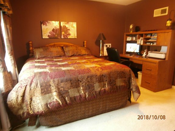 5th image of 211 N Elkhart Ave