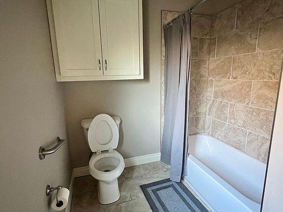 4th image of 14506 Park Cir