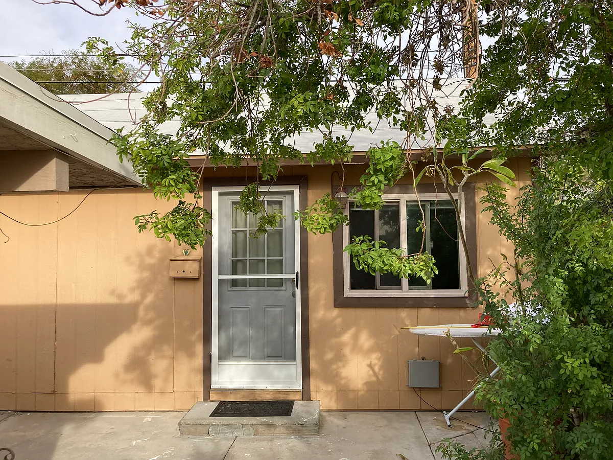 Building Photo - 13070 Catalpa Ave