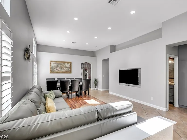 7855 Windward Rd — Photo 3