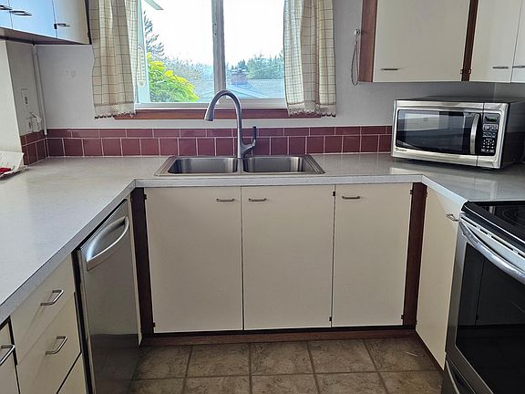 5th image of 3524 Petersville Rd NE