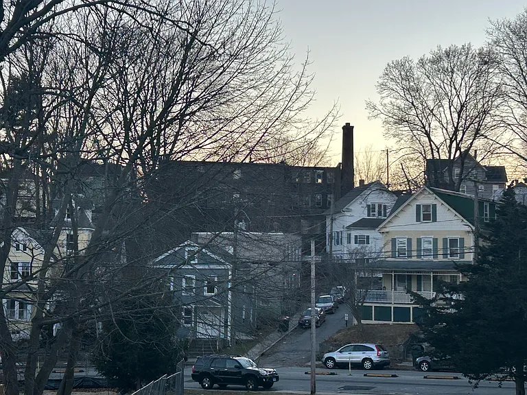 Surrounding neighborhood
