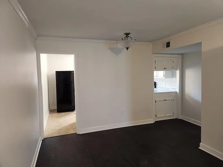 434 Longwood Ct #D — Photo 6