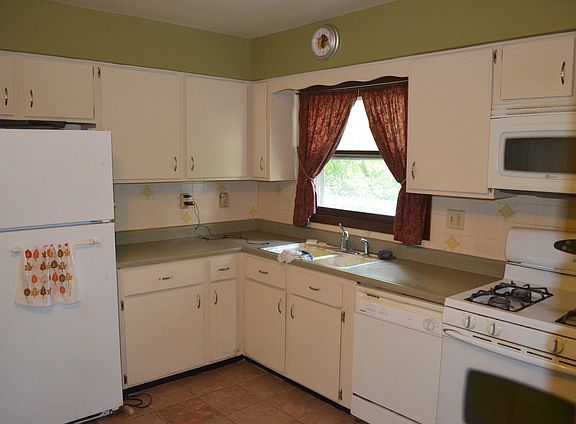 4th image of 21371 Morton Dr