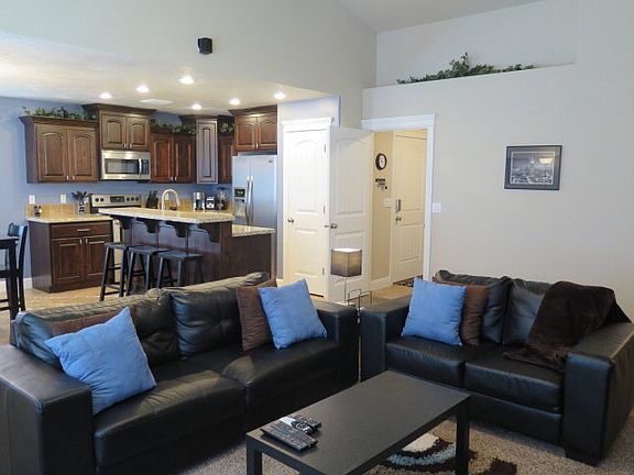 3rd image of 6089 Malory Dr