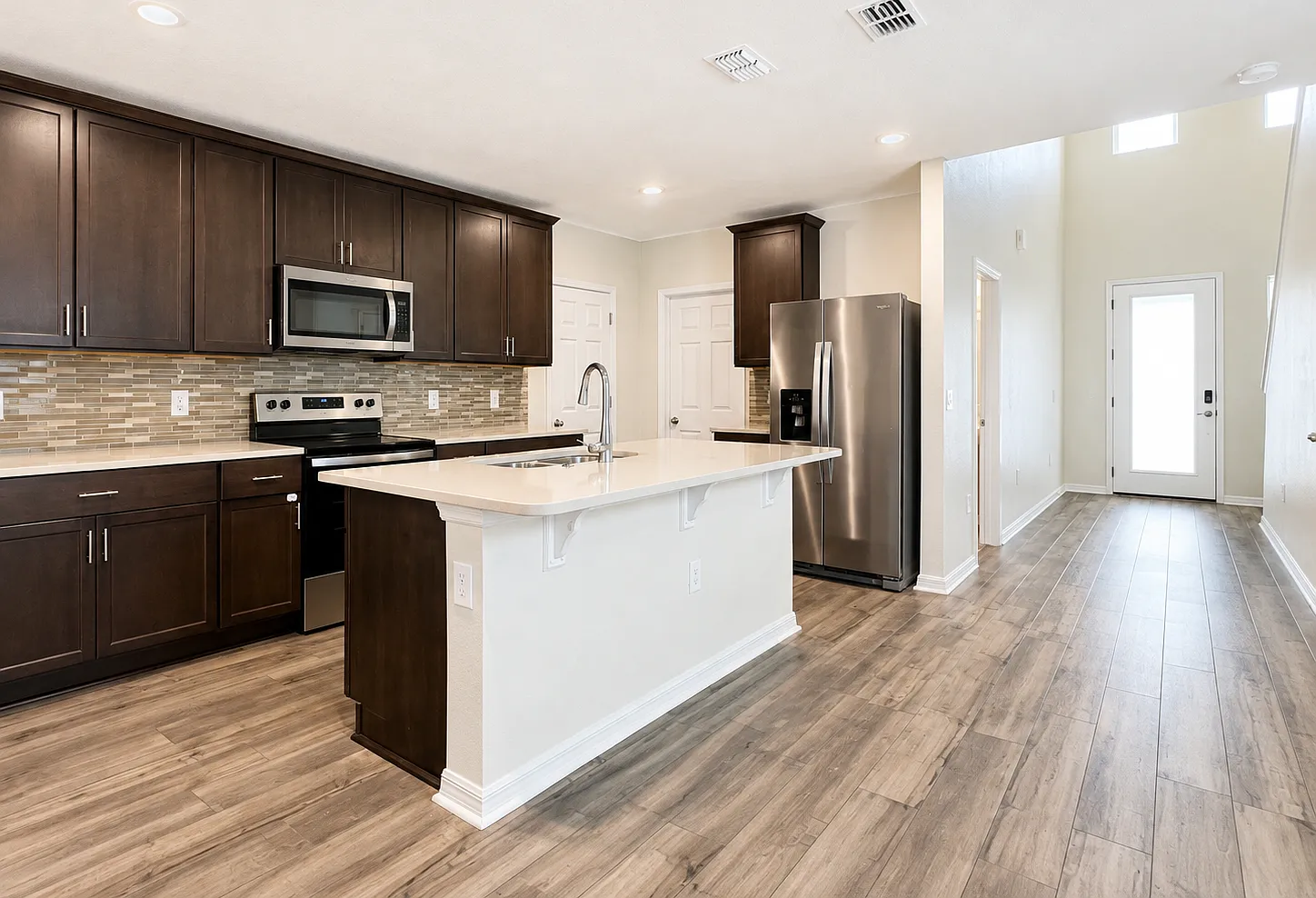 4 bed, 2.5 bath, 2168 sqft, $2,600 — Photo 3