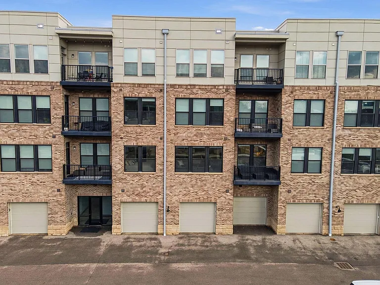 751 N 6th St #205 — Photo 39