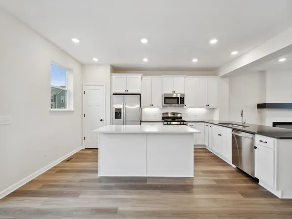 1524 Timberwood Ln, West Saint Paul, MN 55118