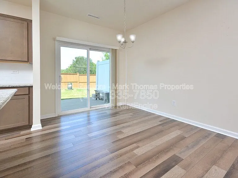 409 Vassar Dr — Photo 11