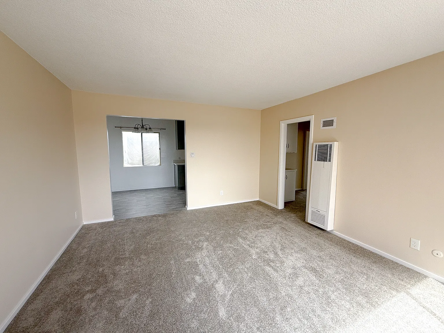 2 bed, 850 sqft, $2,250 — Photo 2